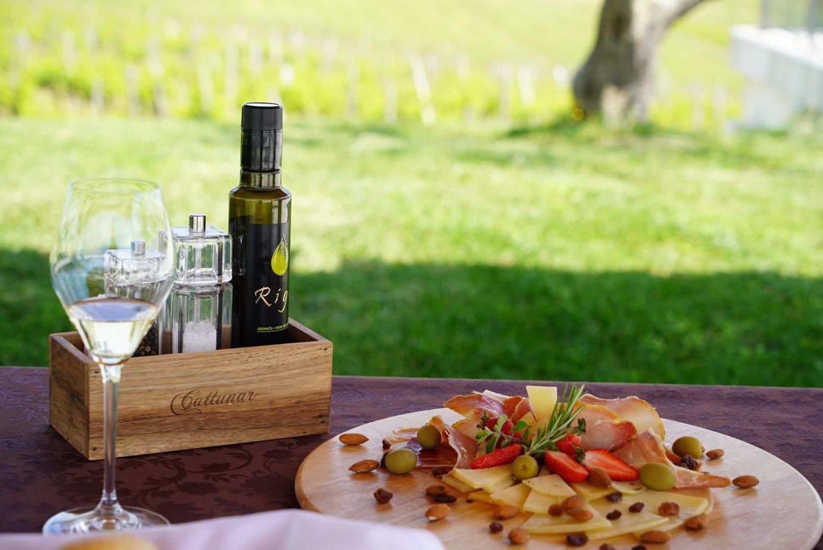 Wine Residence Cattunar Brtonigla Kültér fotó